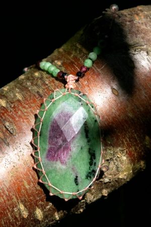 Petit Talisman rubis zoisite